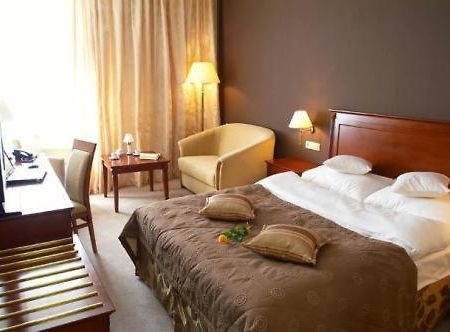 Aviator Hotel Радом Стая снимка